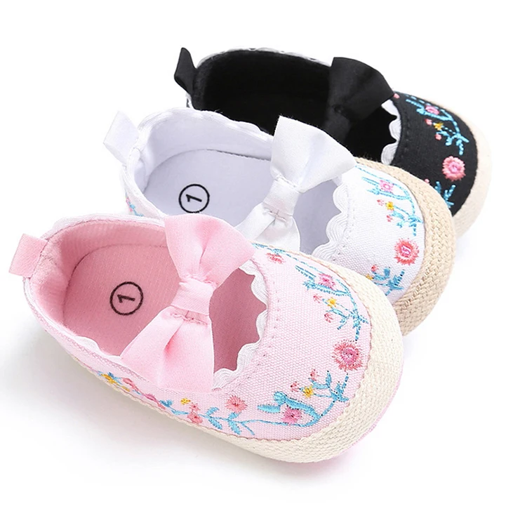 Promotional Fashion Designer 1year Baby Toddlers Girls Polka Dot Shoes for Casual Wear