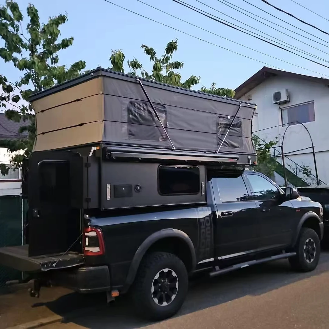 Caminhonete Pioneer com Capota Deslizante em FRP: Mini RV para Múltiplas Pessoas, ideal para Acampamento na Natureza Selvagem e Aventuras ao Ar Livre