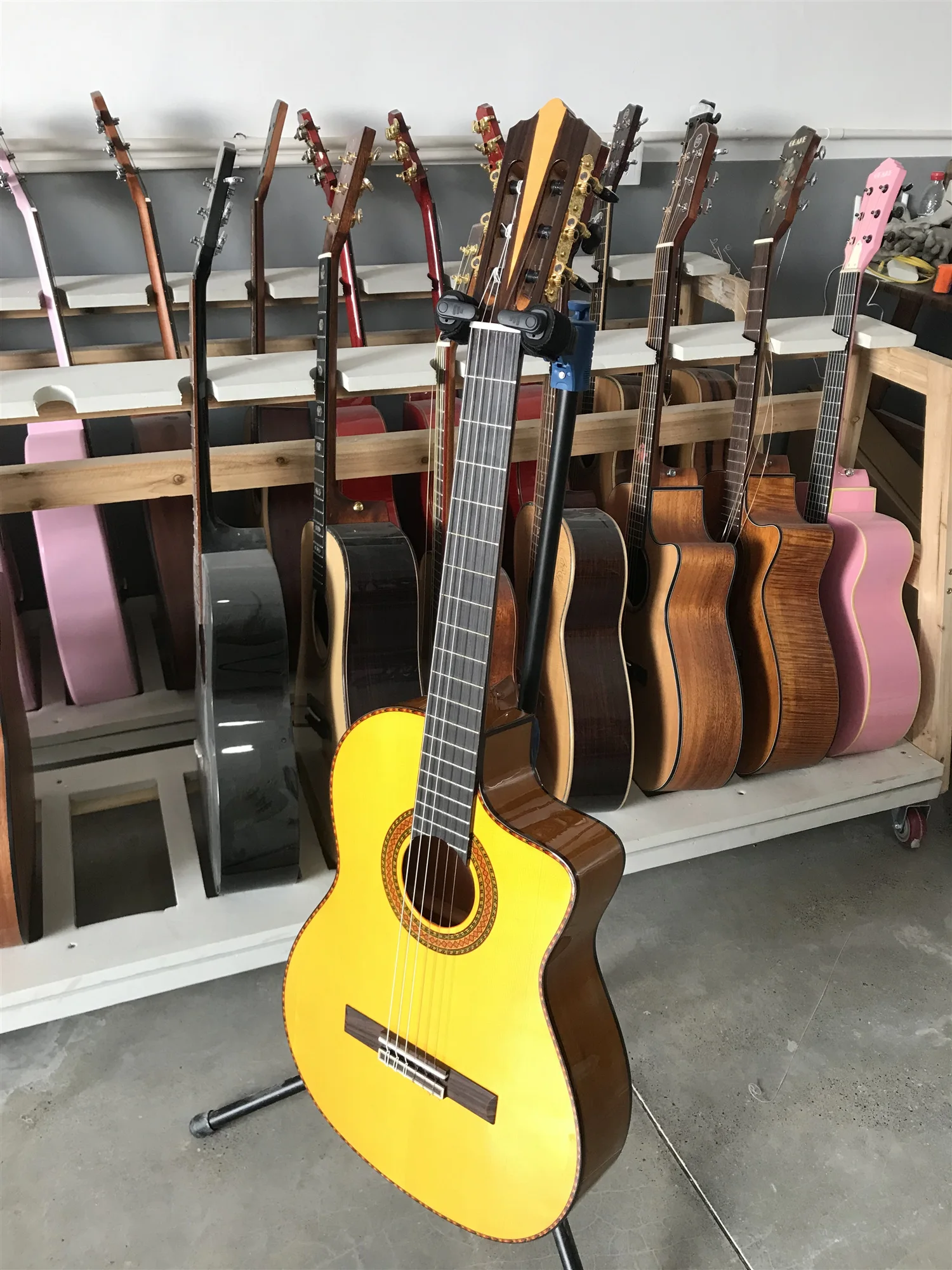 K-320C Spanish Flamenco Classic Guitar: Solid Spruce & Rosewood, 4