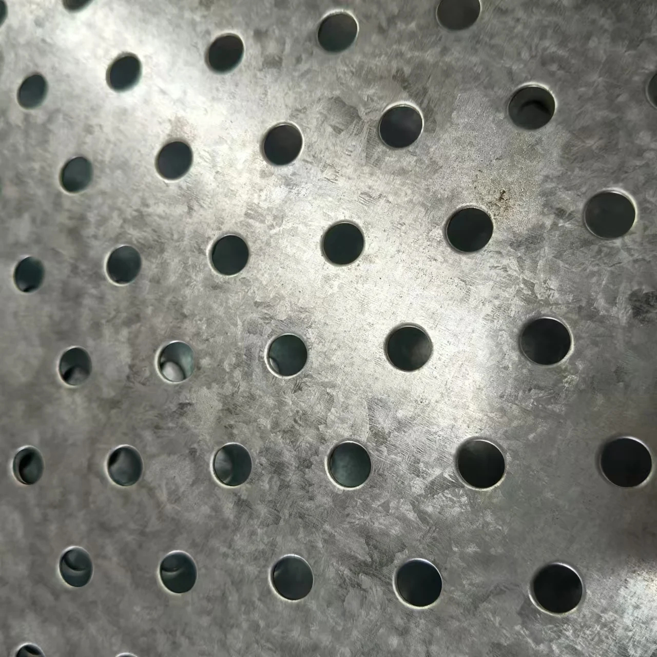 Creative Decorative Perforated Sheets for Wall Art Home Decor Unique Touch with Steel Aluminium Grating Plates Floor Application
