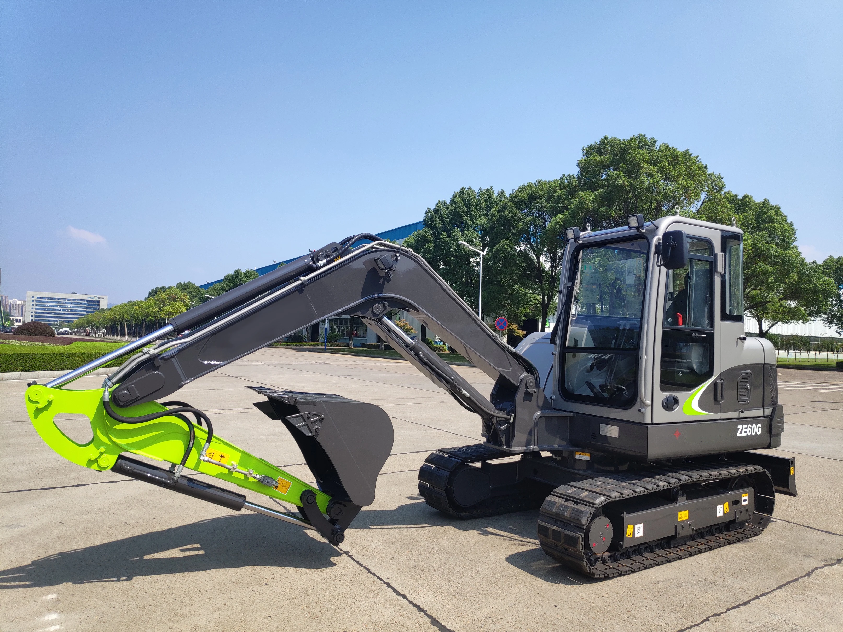 Zoomlion ZE60E-10 6 Ton Crawler Excavator with Japanese Engine – 1