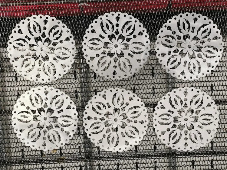 High Speed Fabric Textile Laser Cutting Machines Cnc CO2 1610 1625 1810 Cutting for T Shirt Sportswear Clothing Cutting Machine