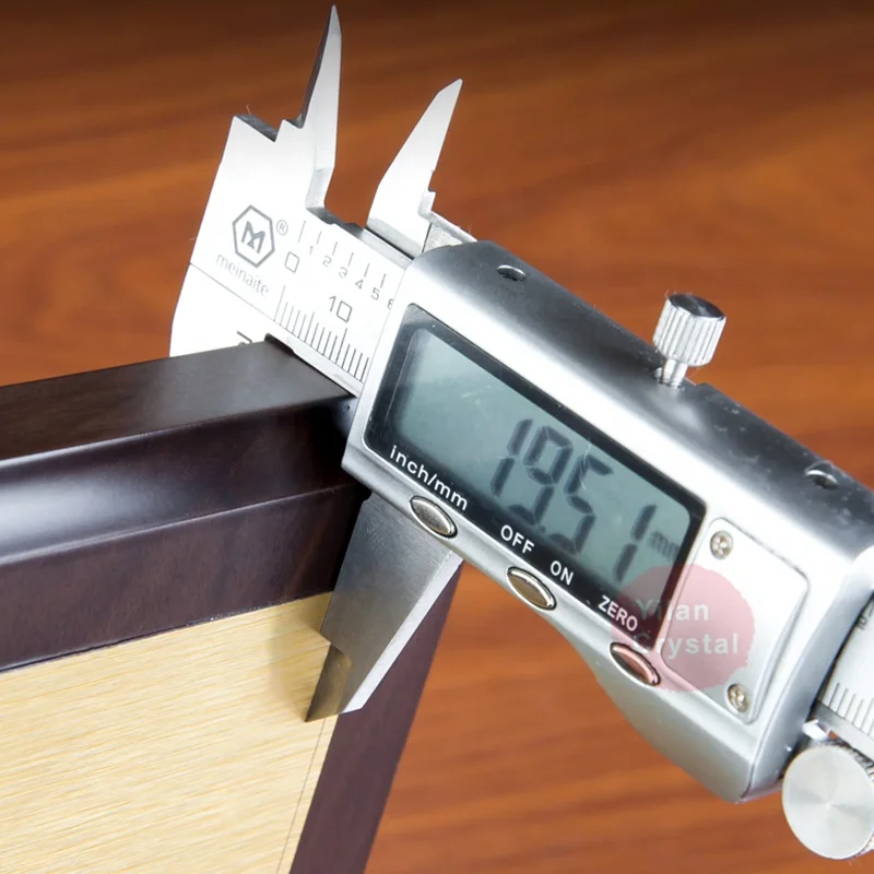 
Изготовленный На Заказ деревянный налет из орехового дерева для авторизации сертификации сувениров награды 