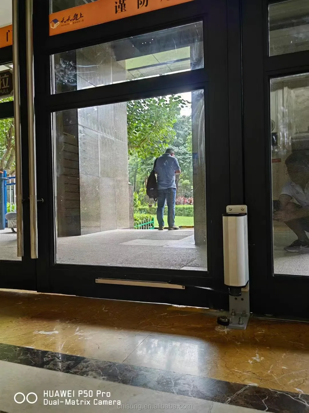 Automatic Remote Speed Adjustable DC24V Electric Swing Automatic Door Closer Metal Pull Arm Side Mount Flat Door Opener