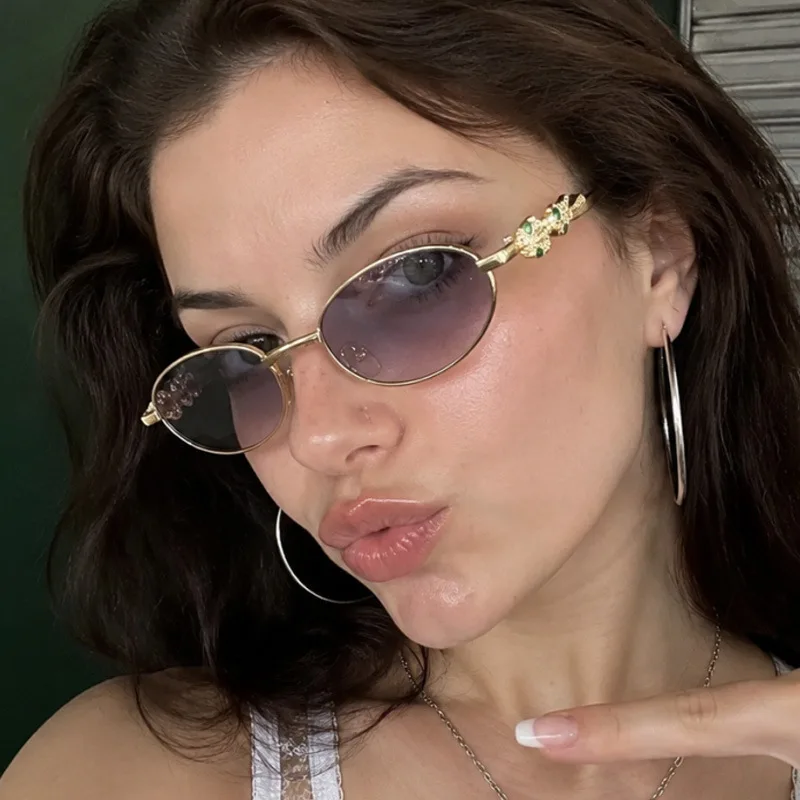 STORY HD98192 Trendy Luxury Snake Head Sunglasses Women Men Fashion Rhinestone Oval Metal Frame Sunglasses Custom Brand logo