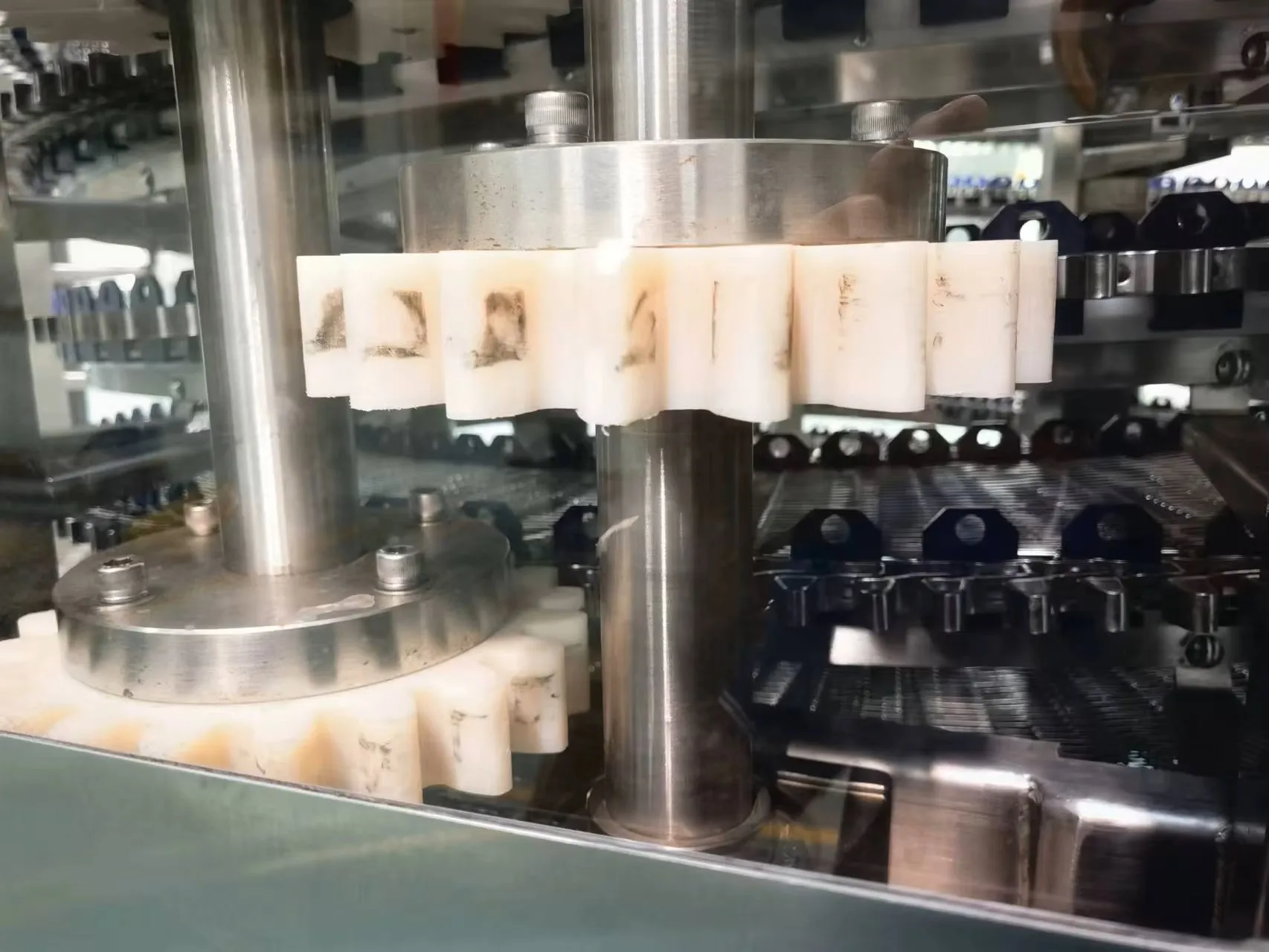 High productivity automatic motor driven spiral freezer for slaughterhouses