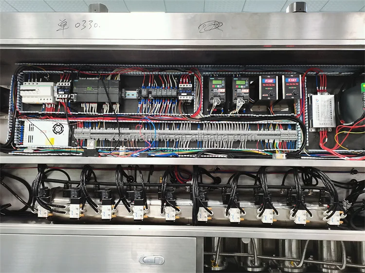 Автоматическая машина для розлива парфюмерного жидкого моющего средства с магнитным насосом с 2/4/6/8/10 головками