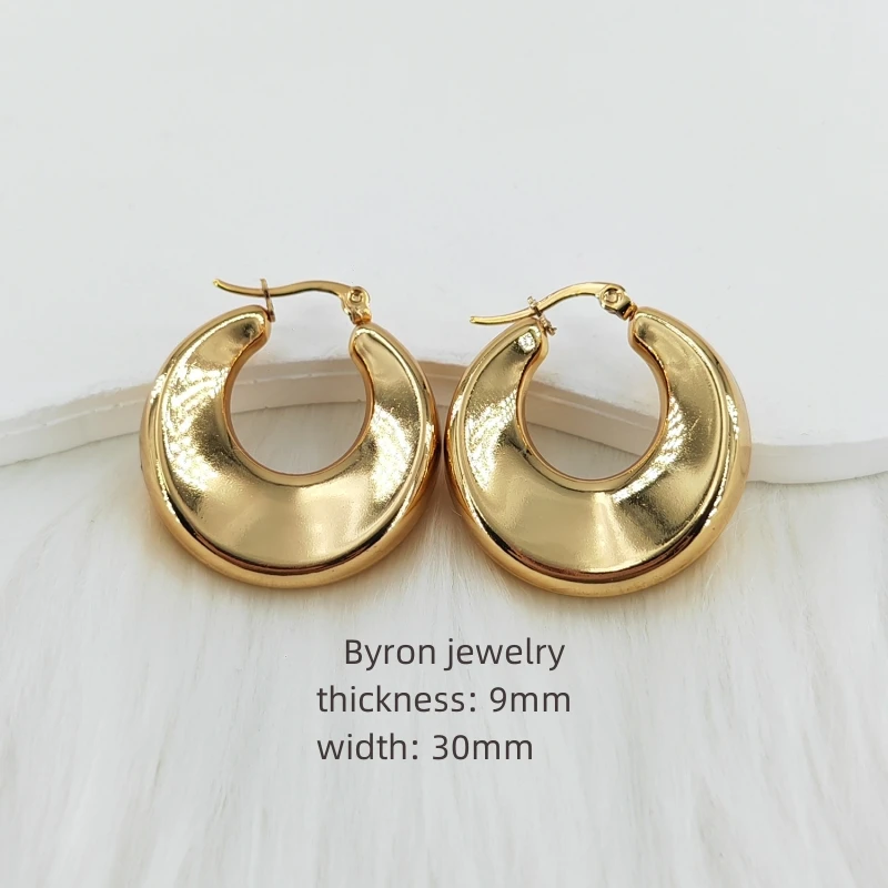 Chloe hoop