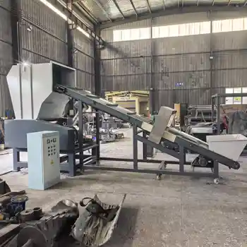 PET Bottle Plastic Washing Line Pp Pe Recycling Flakes Production Line Waste Recycling Plant with Shredder Machine