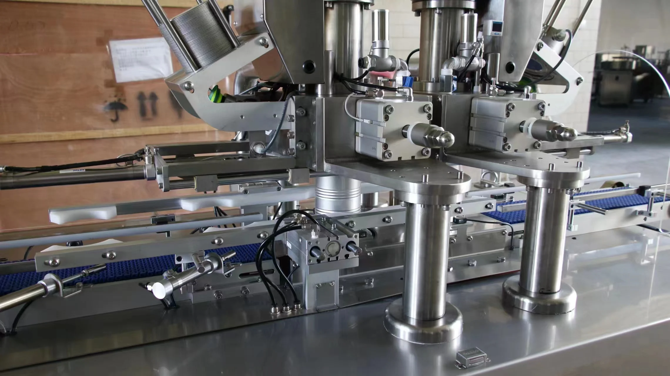 Automatic Can Vacuum Sealing and Packing Machine Tin Can Sealing Machine Canning Machine for Sale