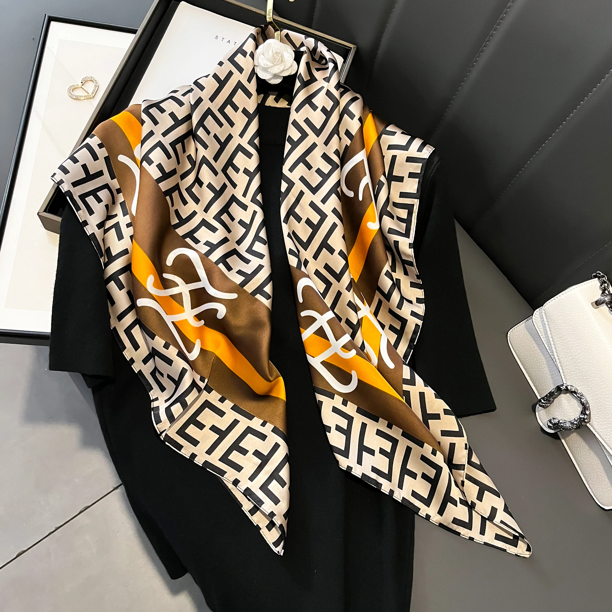 Wholesale Fashion Ladies Hair Scarf Twill Silk square Scarves Luxury  Designer Printed Silk Bandana 90*90cm Head Wraps Hijab