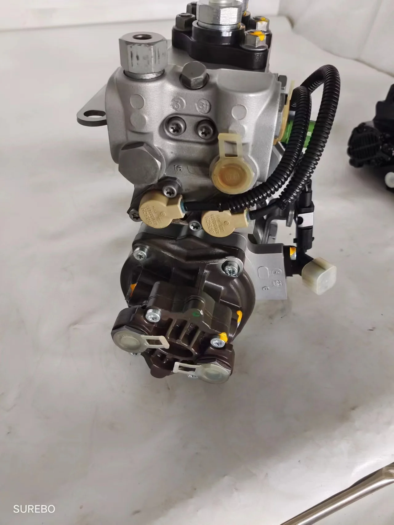 Zexel F01G00000L Fuel Injection Pump - Reliable Performance
