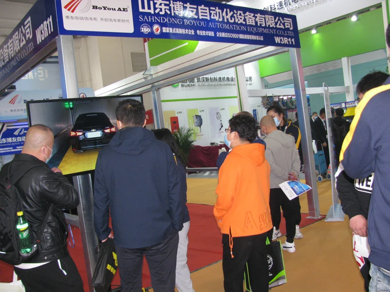 Multifunctional Bus and Truck Washing Machine Auto Steam Clean Machines with Great Price S9