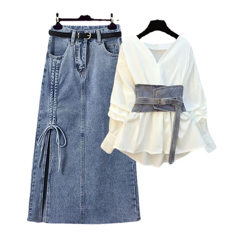 Sommerdrakt for kvinner, ny stil i størrelsepluss: Anti-rynke skjorte med V-hals og midjeformende effekt, kombinert med denim-skjørt – to-delt sett