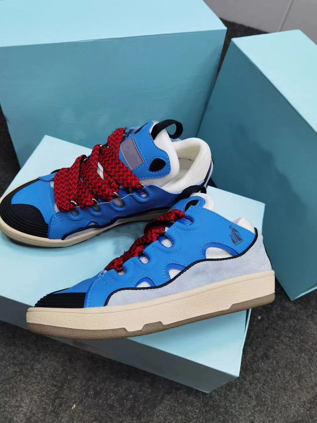 High Quality Fashion Comfortable Lace-up Women Sneakers Sport Shoes Casual New Arrival Fashion Shoelace Women's Fashion Shoes