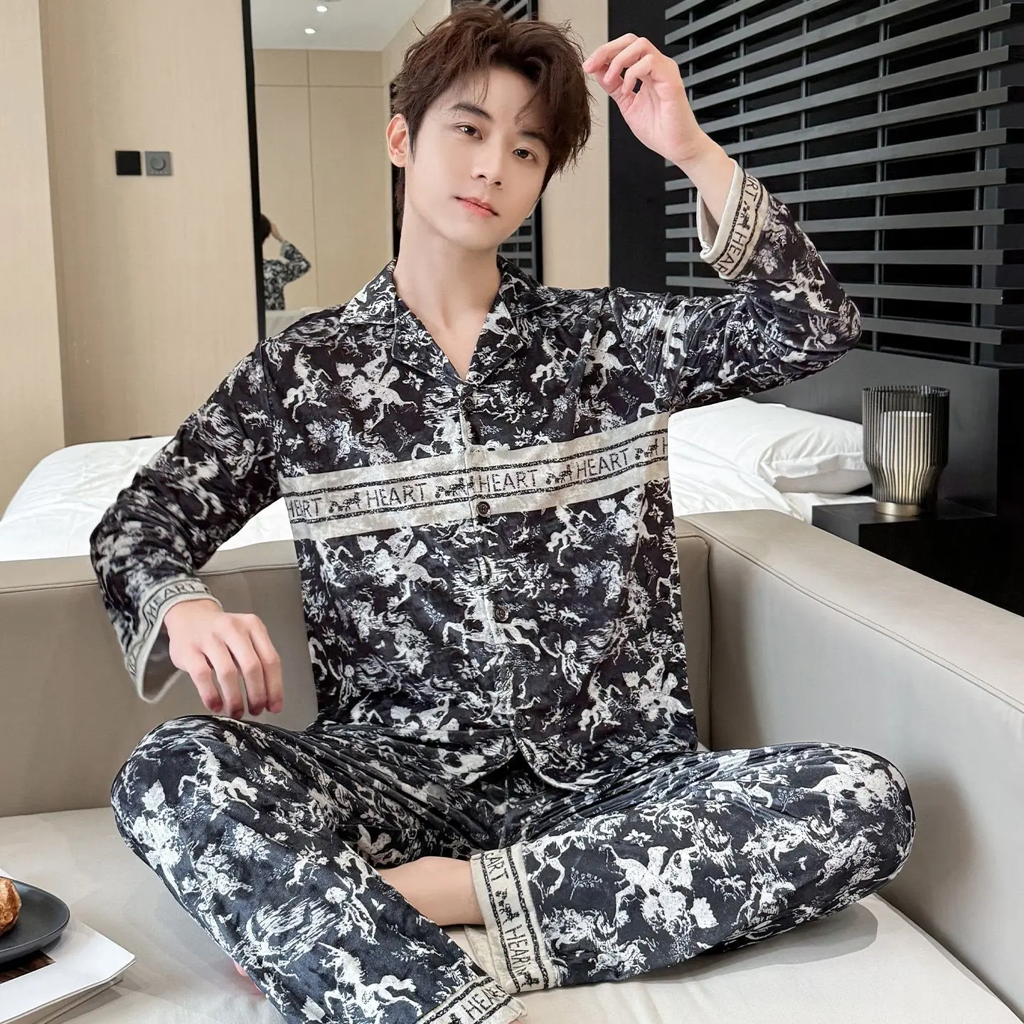 Luxury Velvet Thermal Casual Couple Pajamas Men Women Premium Texture Long Sleeve Breathable Quick Dry Trousers Warm Home Wear