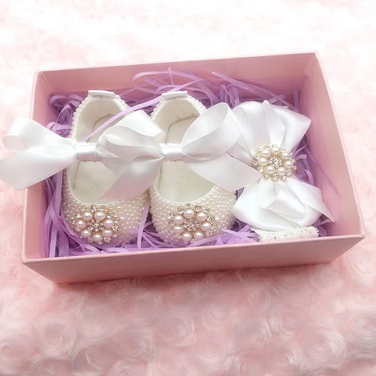 
Ботинки для крещения на мягкой подошве для маленьких девочек, обувь для принцесс с цветами и повязкой на голову для новорожденных и младенцев 