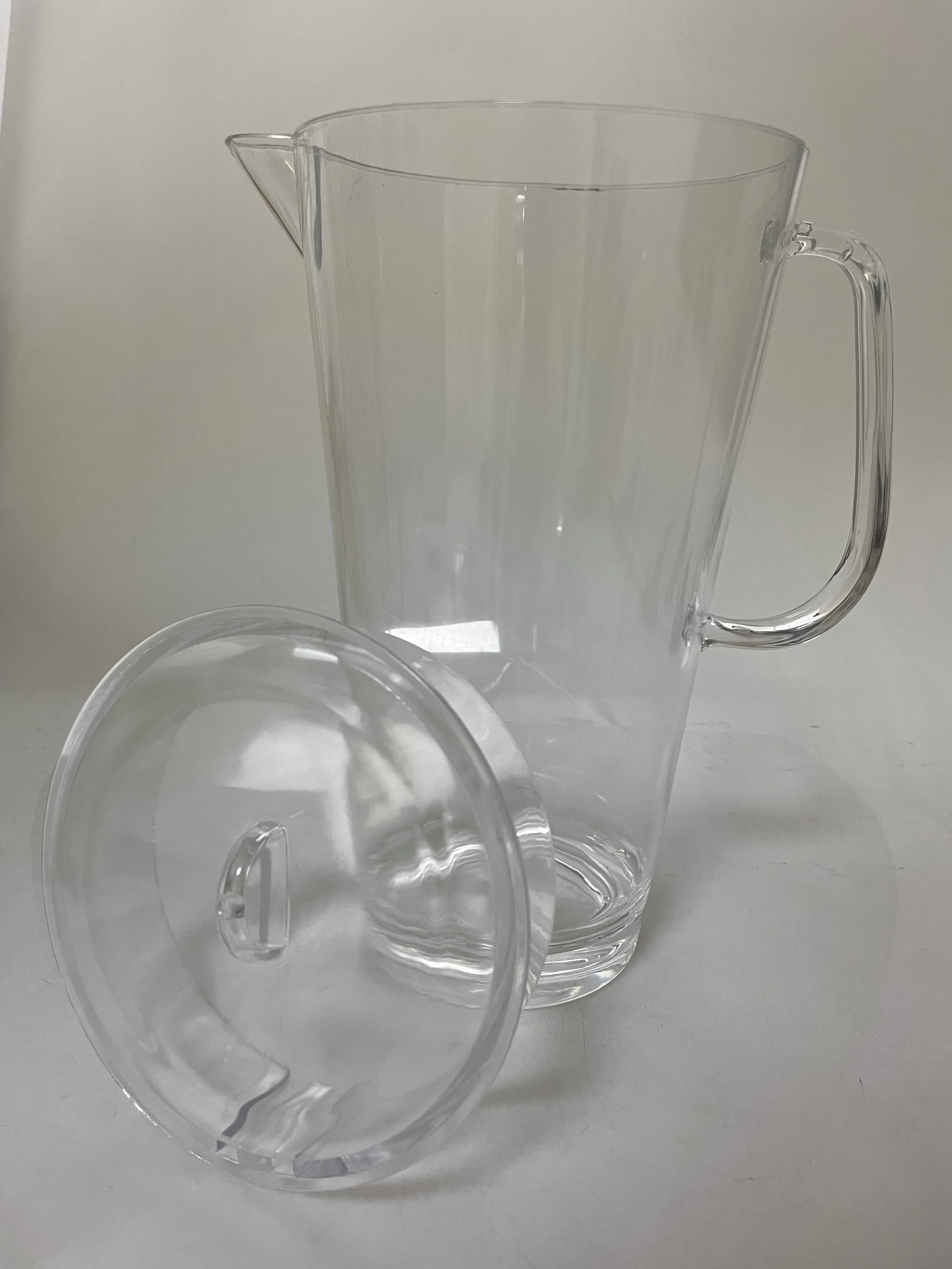 BPA Free 64 Oz Large Plastic Carafe Acrylic Pitcher With Lid And Handle -  Buy BPA Free 64 Oz Large Plastic Carafe Acrylic Pitcher With Lid And Handle  Product on