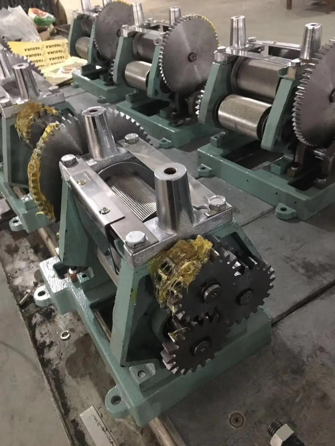 Sugar Cane Juice Squeezer/sugar Cane Squeezing Machine/sugarcane Squeeze Machine - Image 4