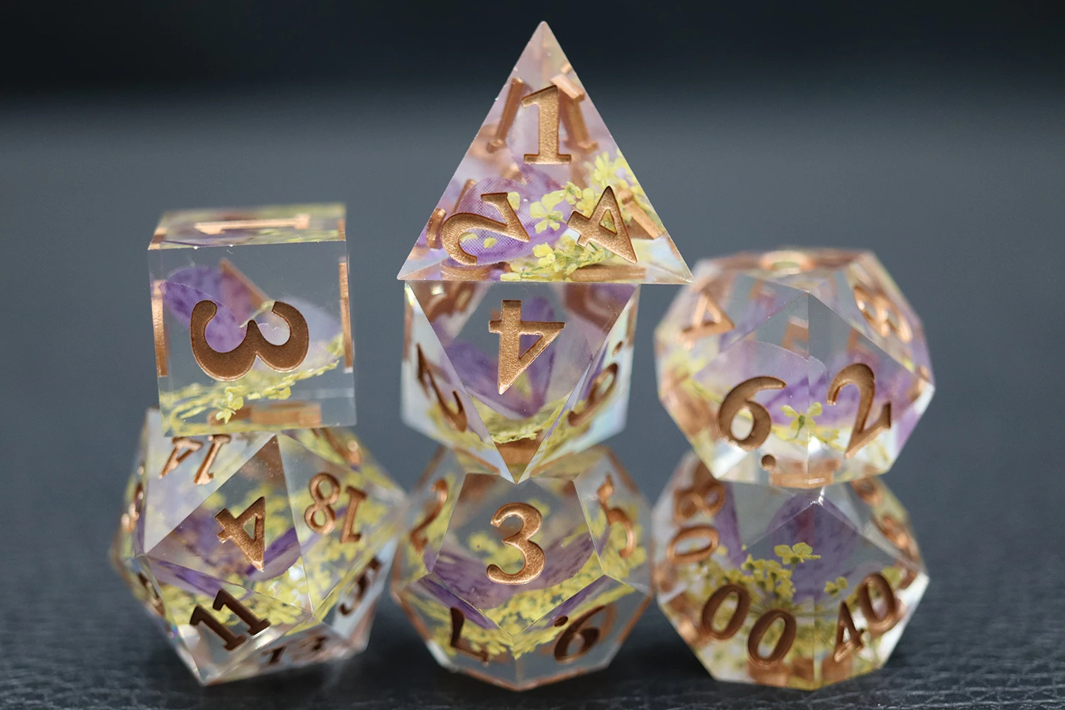 Hot Selling Custom D20 Dnd Dice Set 7pcs Transparent Liquid Core with Logo Resin Material Yellow Flower Design details