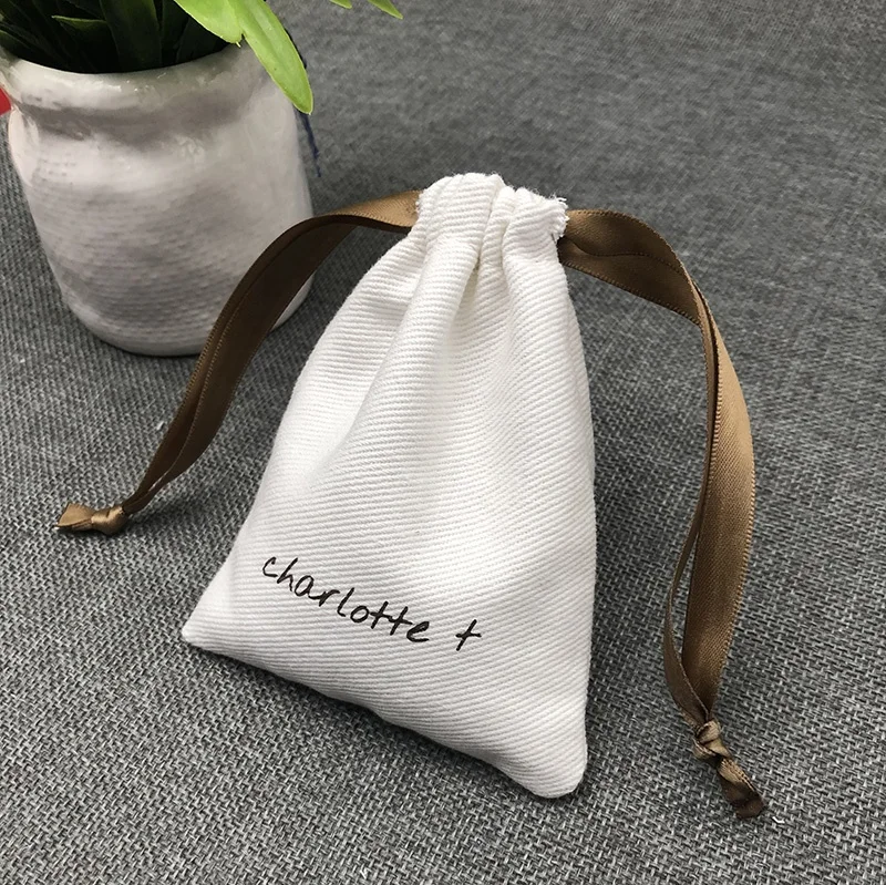 
Бесплатный образец, Экологически чистая натуральная хлопчатобумажная муслиновая ткань, маленькая сумка на шнурке с индивидуальным логотипом 