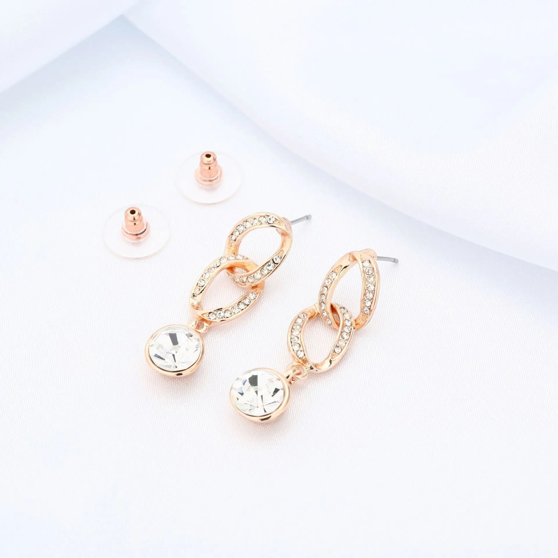 时尚声明水钻耳环互锁钻石箍耳环brincos女士令人惊叹的锆石钻石耳环