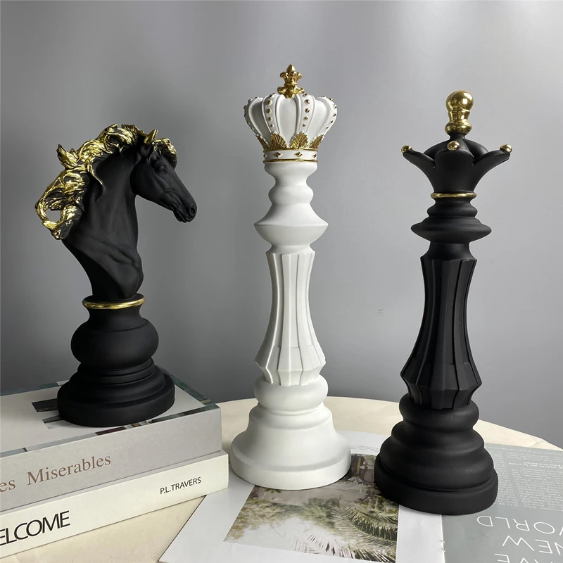 Resin Chess Statue Retro Home Decoration Resin Figurine Creative Resin Ornaments Black and White Chess Pieces As a Gift