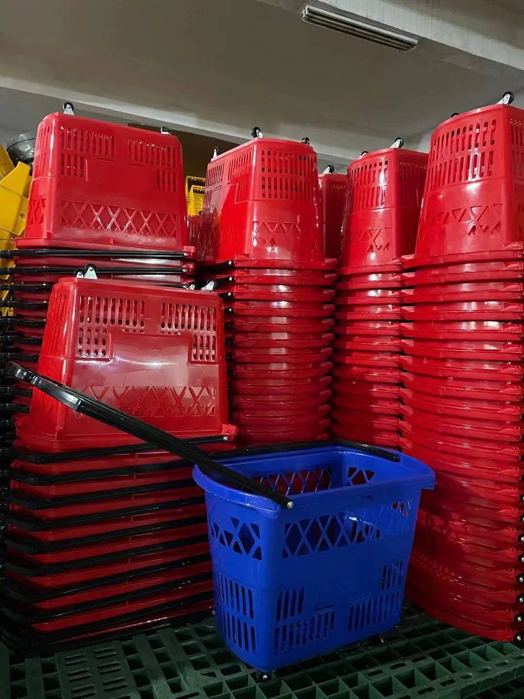 Supermarket Plastic Rolling Basket With Wheels For Shopping Wheelie