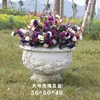 Grande vaso da fiori con rose
