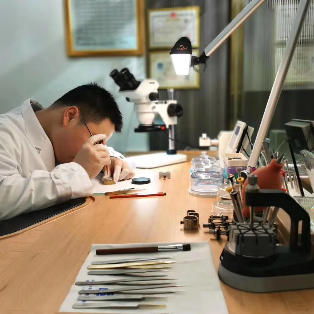 Adjustable LED Workshop Light Desk Lamp with Touch Sensor CRI 95 USB Clamp Table Lamps for Office Hotel Use for Watch Repair