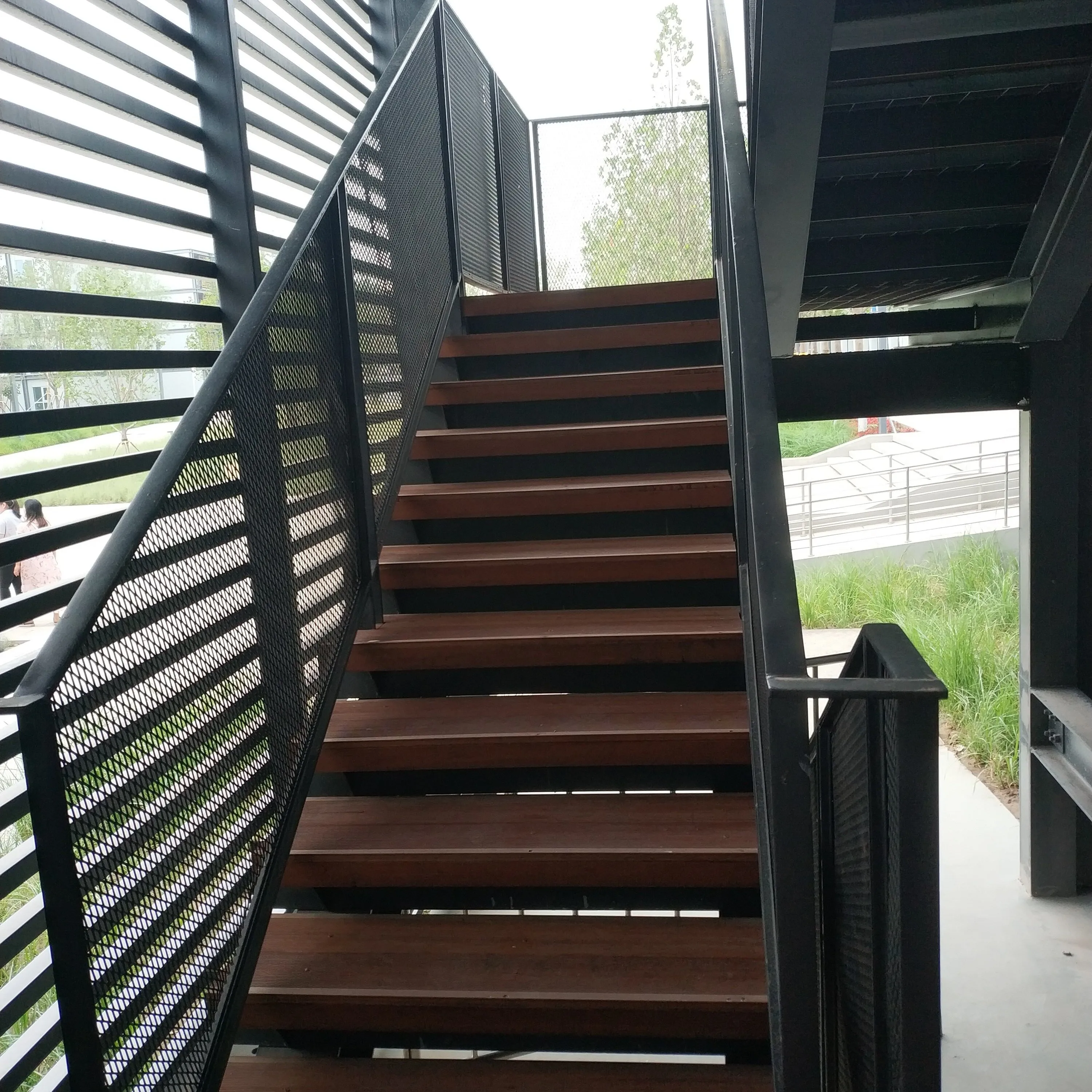 Standard Diamond Hole Wire Mesh Expanded Metal Mesh for Railing Stairs