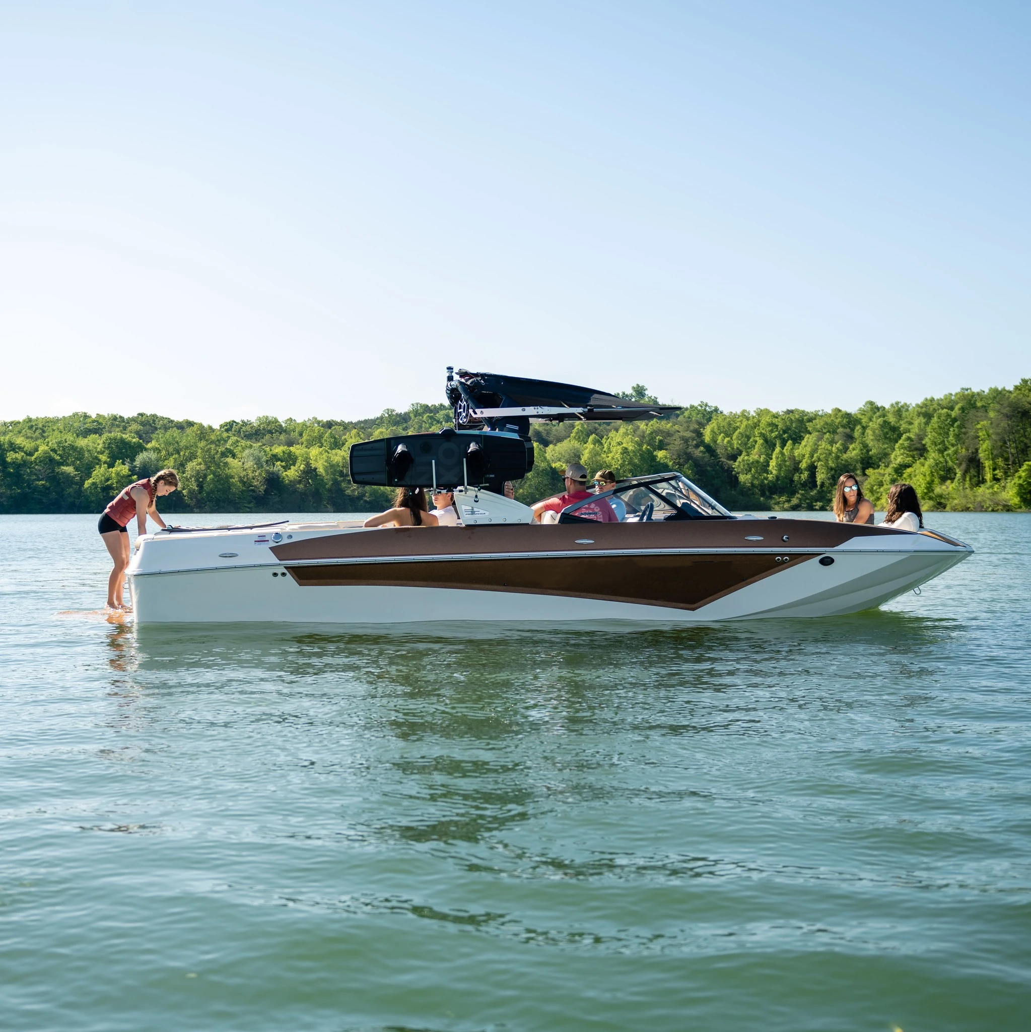 2022 Luxury Aluminum Jet Sport Speed Boat for Skiing Inboard Engine Luxury Yacht With Welded Workmanship Direct Sale