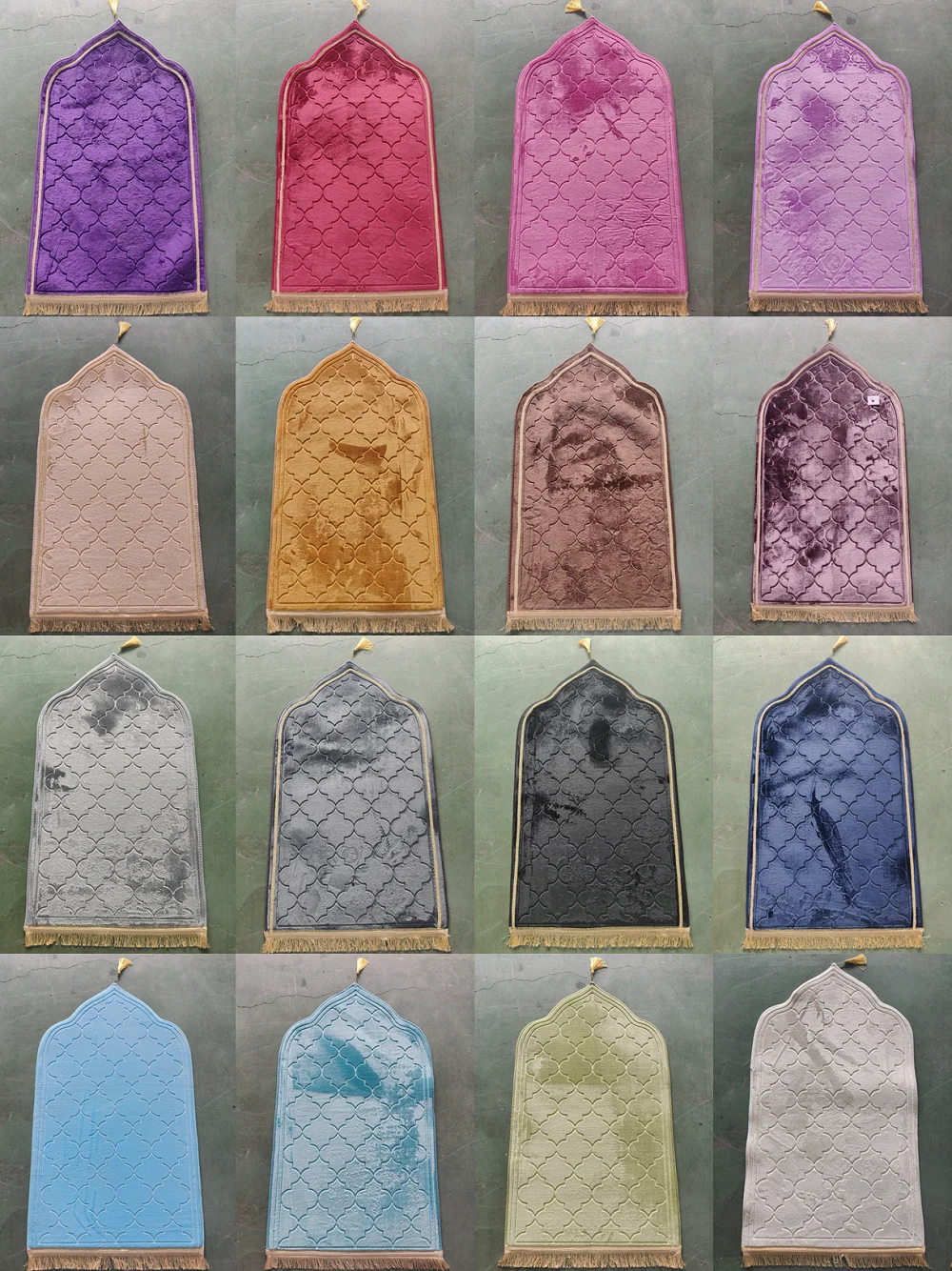 Factory Direct Sales Wholesale Muslim Embossed Worship Blanket Prayer Mat Islamic Prayer Rug with Tassels