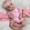 Ragazza con occhi aperti da 19 pollici U
