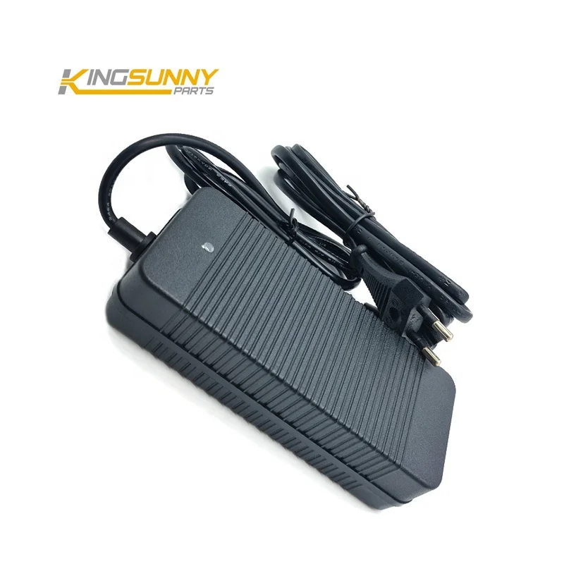 Caricabatterie per scooter 2A 53,5 V per NIU Italia Caricabatterie per scooter 2A 53,5 V per NIU Italia