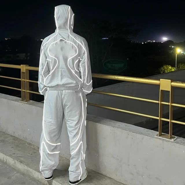 OEM Custom logo Men's Waterproof Reflective Windbreaker Nylon Polyester Zip up Track Jacket and Pants Set Tracksuit details