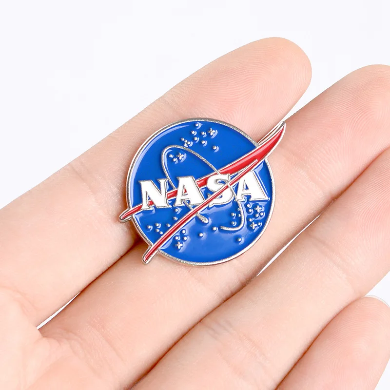 Stock Factory Direct NASA Badge NASA Astronaut Space Suit Aerospace Souvenir Brooch Soft Enamel Lapel Pin