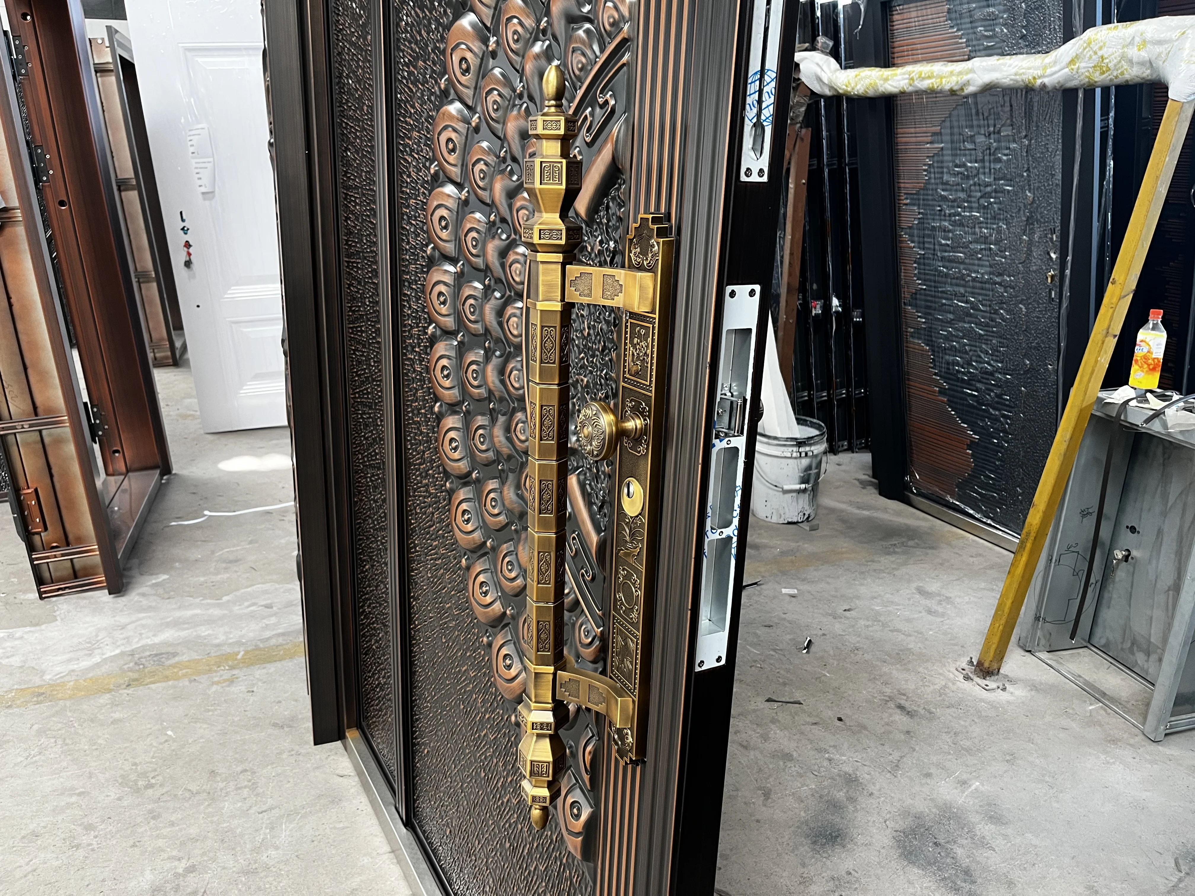 Luxury Design Embossed Customized Size Sun-protected Bronze Security Double Classic Main Steel Front Door for Houses
