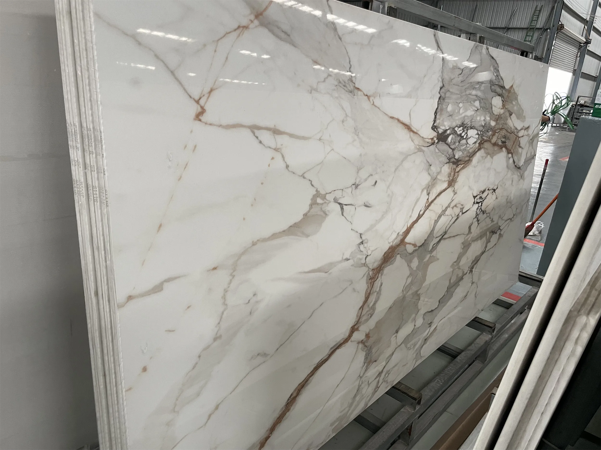Classical Calacatta Gold Mable Sintered Stone Slab for Interior Wall and Floor
