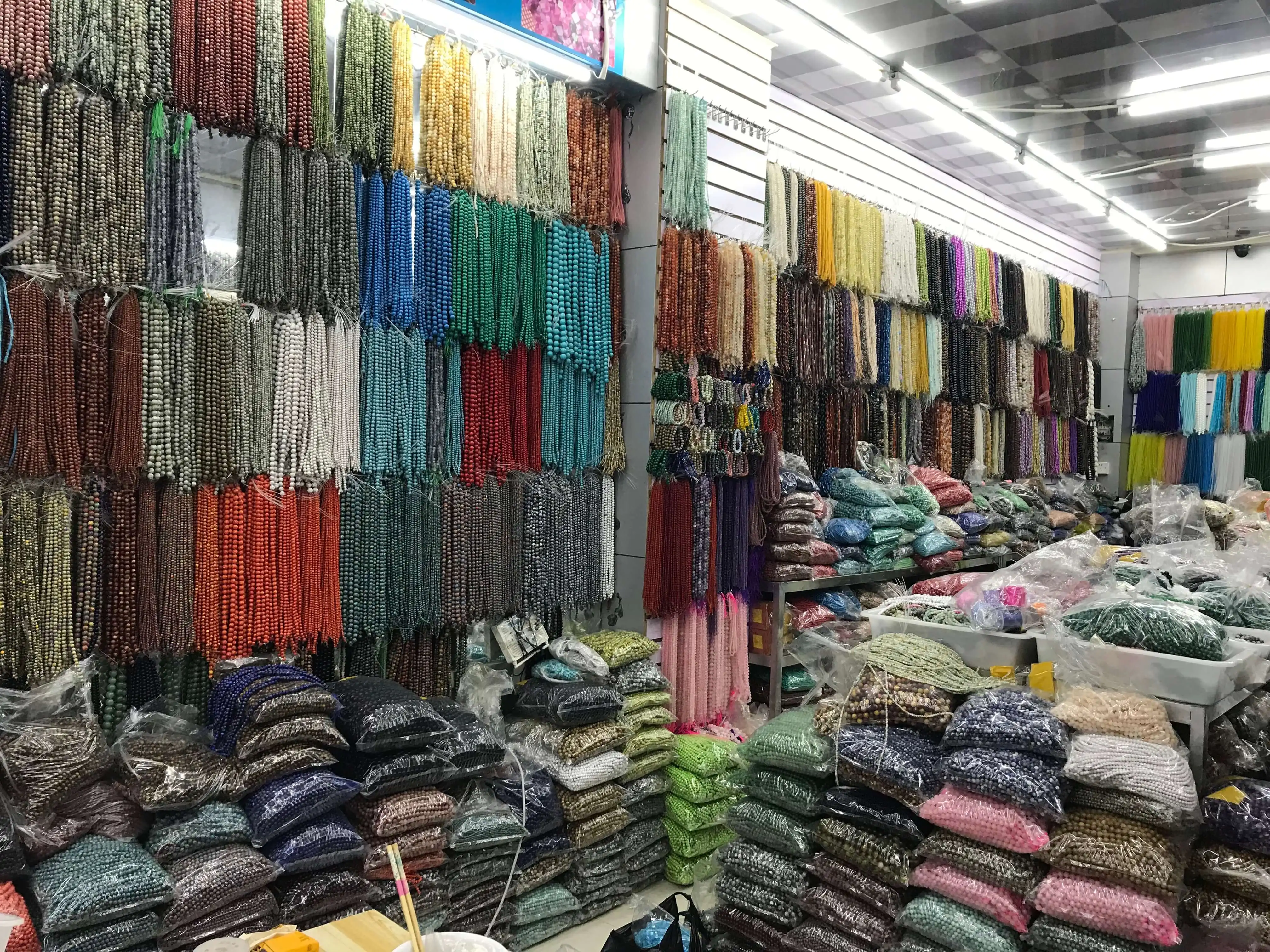Yiwu Dibishi Jewelry Co., Ltd. 1