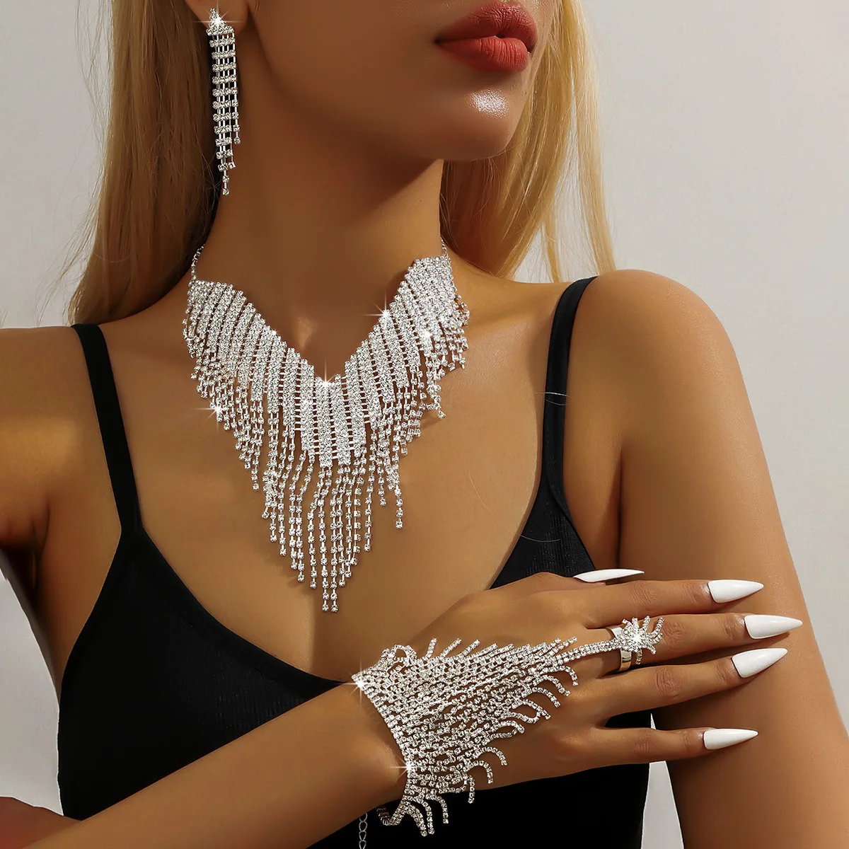 Luxurious Bridal Jewelry Set: Necklace, Earrings & Chain