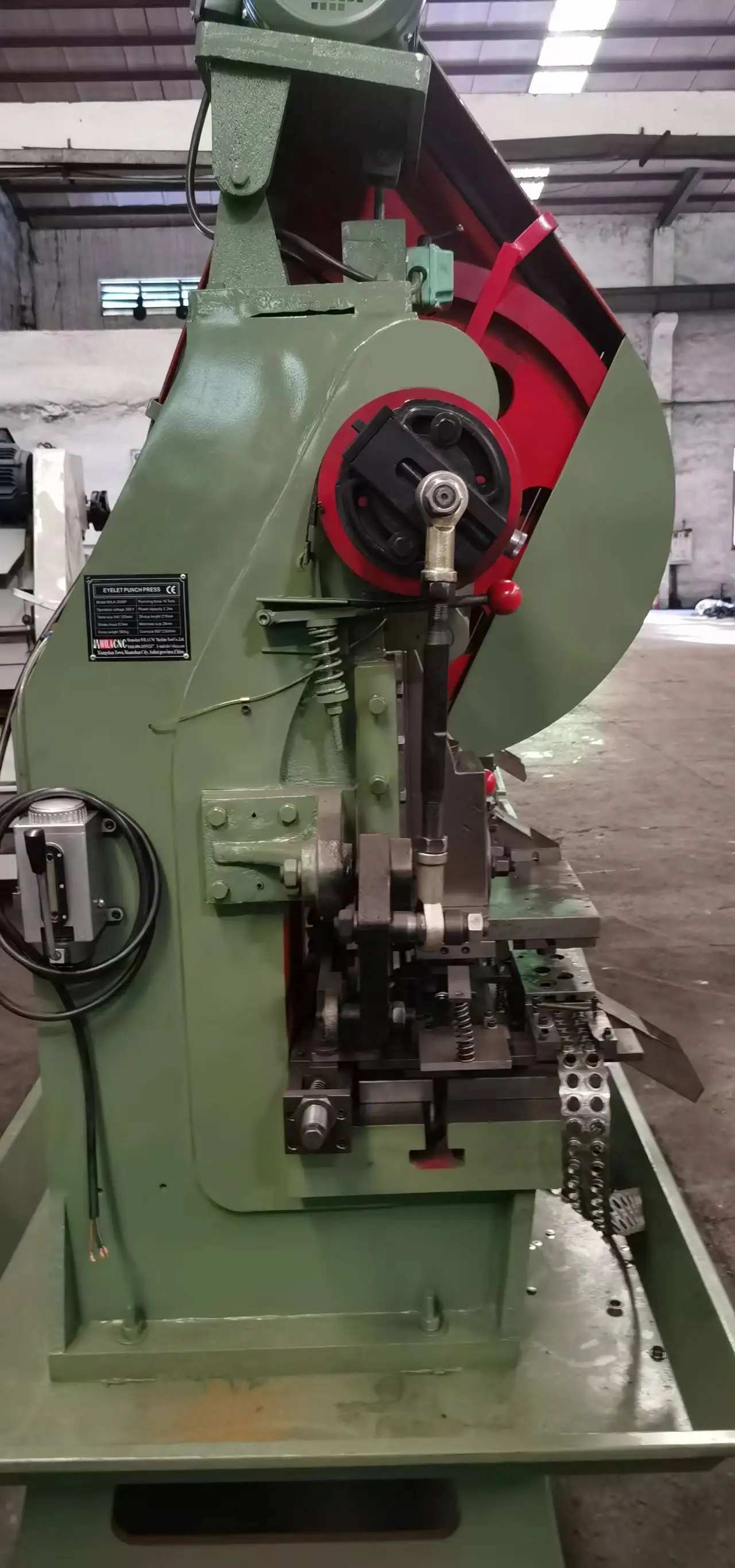 New Automatic Eyelet Punching Machine for Curtain Shoe Cloth Eyelet Plastic Button Material Core Motor Component