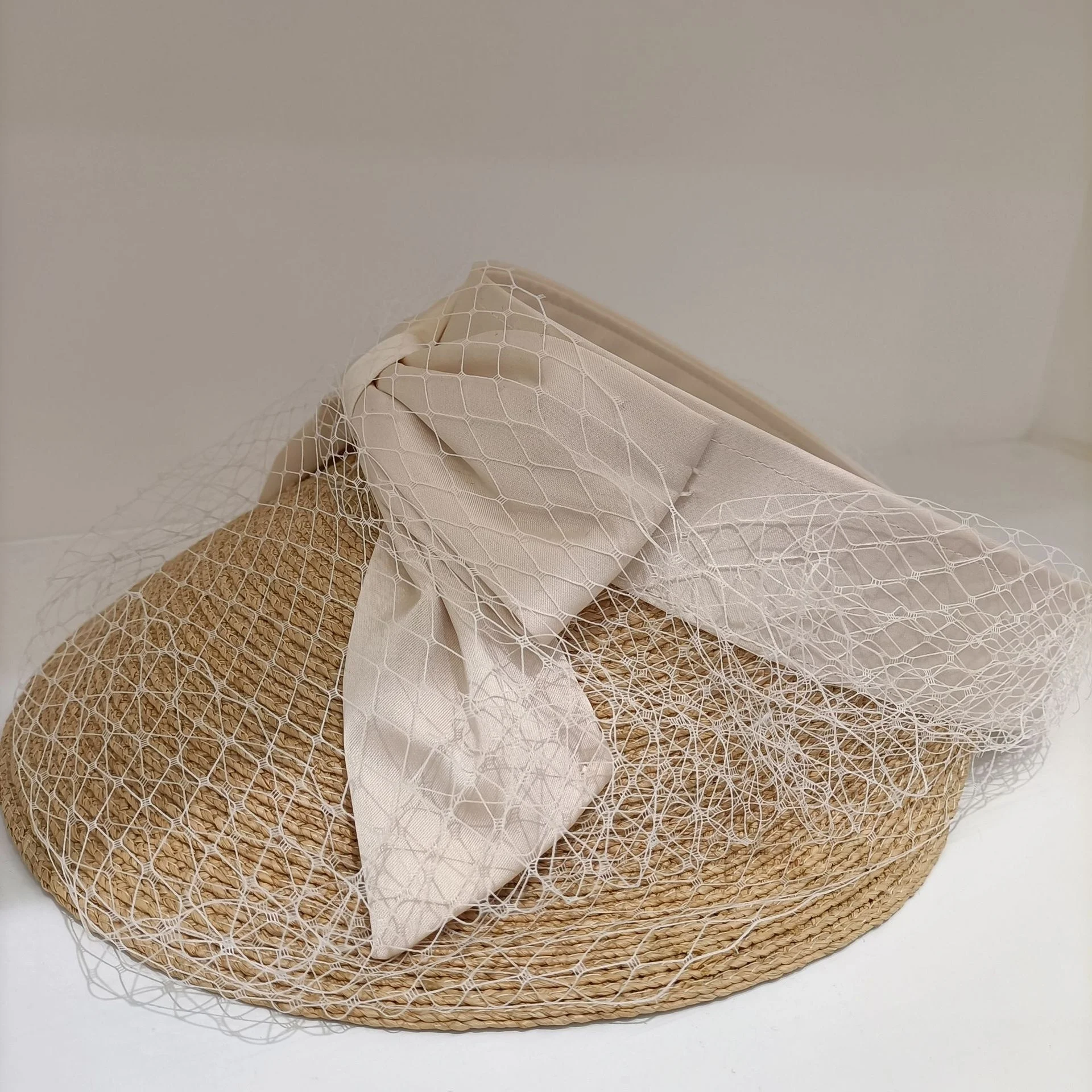 Spring Summer Fashionable Floppy Straw Hat Satin Bows Bucket Style Sun Protection for Beach Outdoor Use Empty Top Paper Material