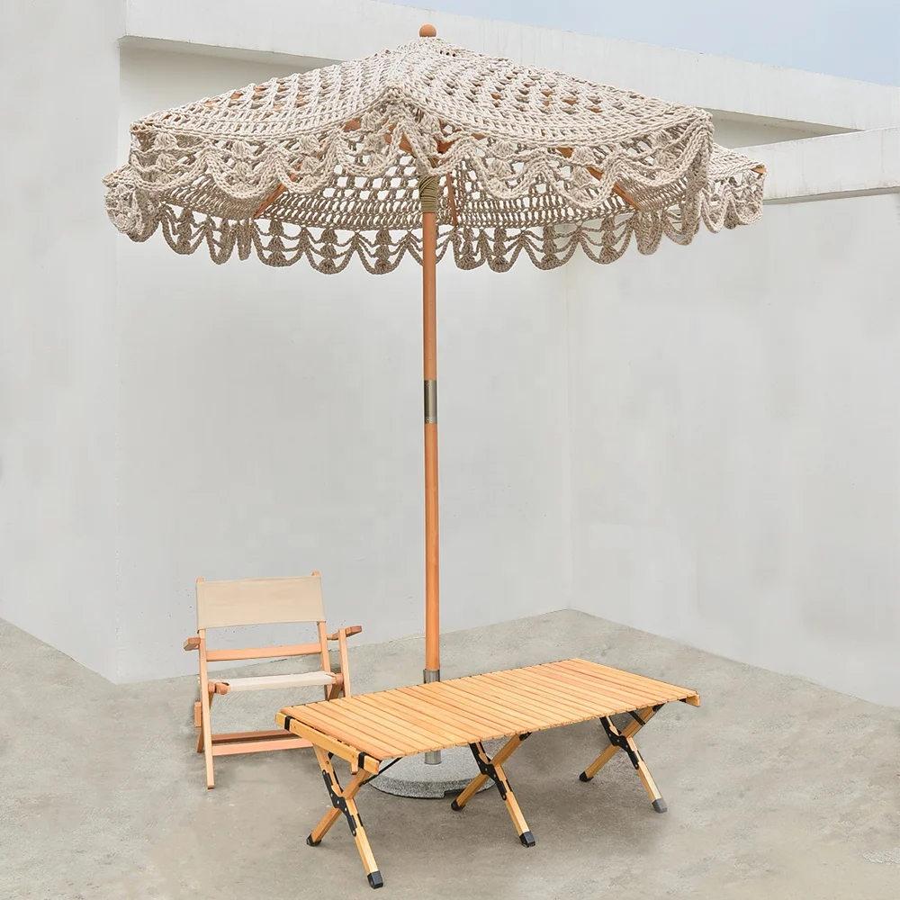 Ombrellone da spiaggia in macramè bohémien con baldacchino in filato di cotone beige con frange - Ombrellone da esterno pieghevole in stile balinese - Italia