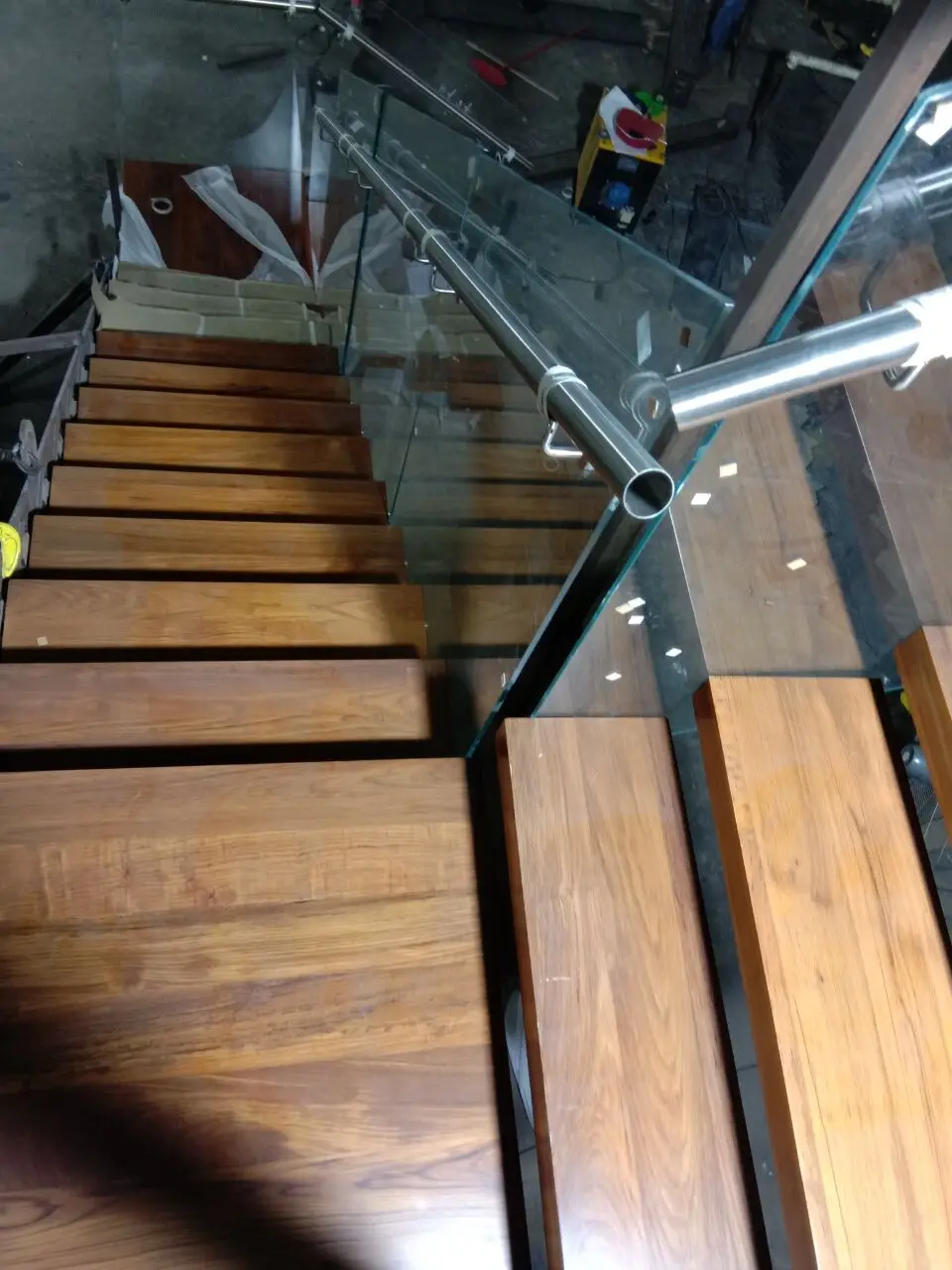 Floating modern staircase indoor invisible steel stringer wood stairs with glass railing factory