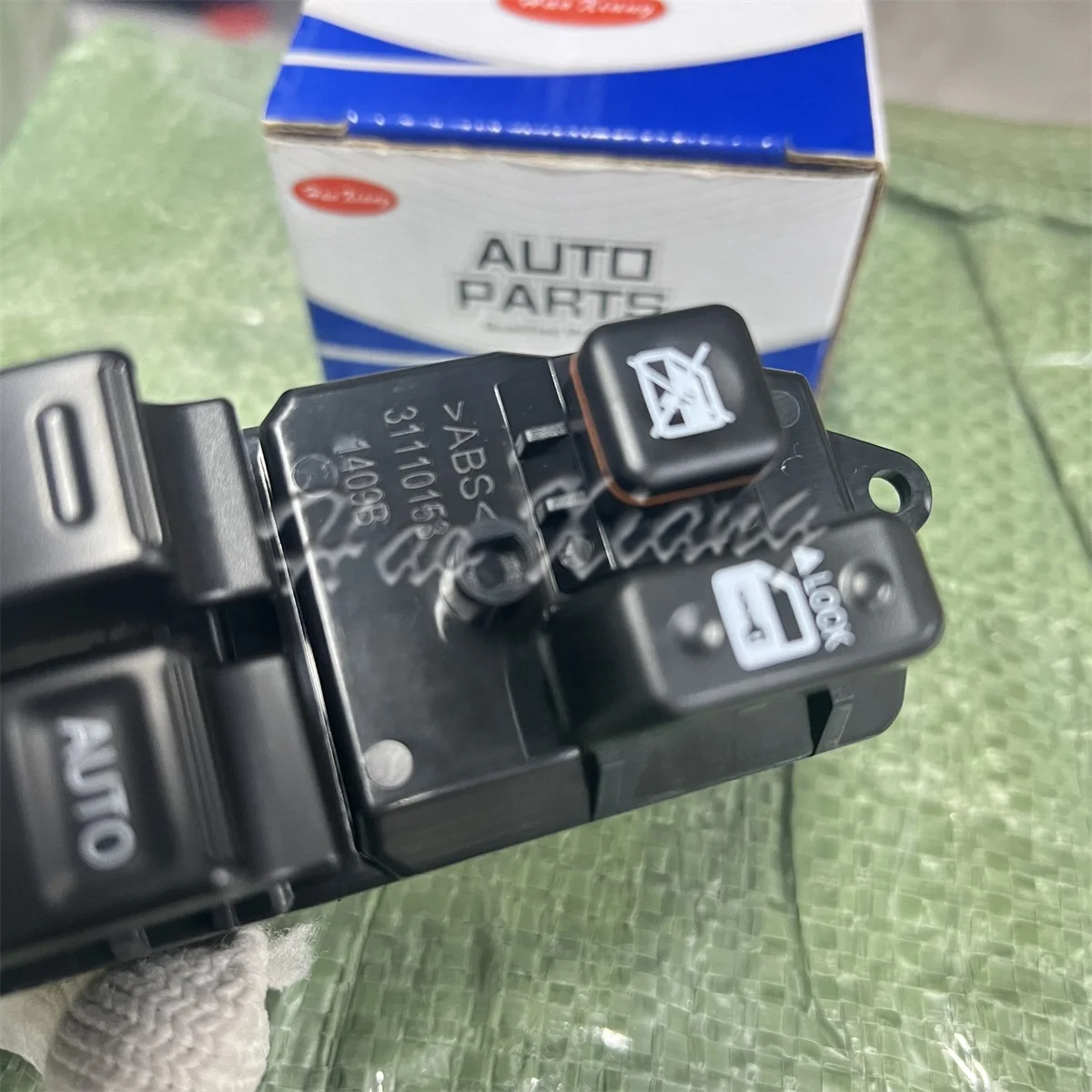 Haoxiang 84820-12350 21020 Electric Power Window Master Control