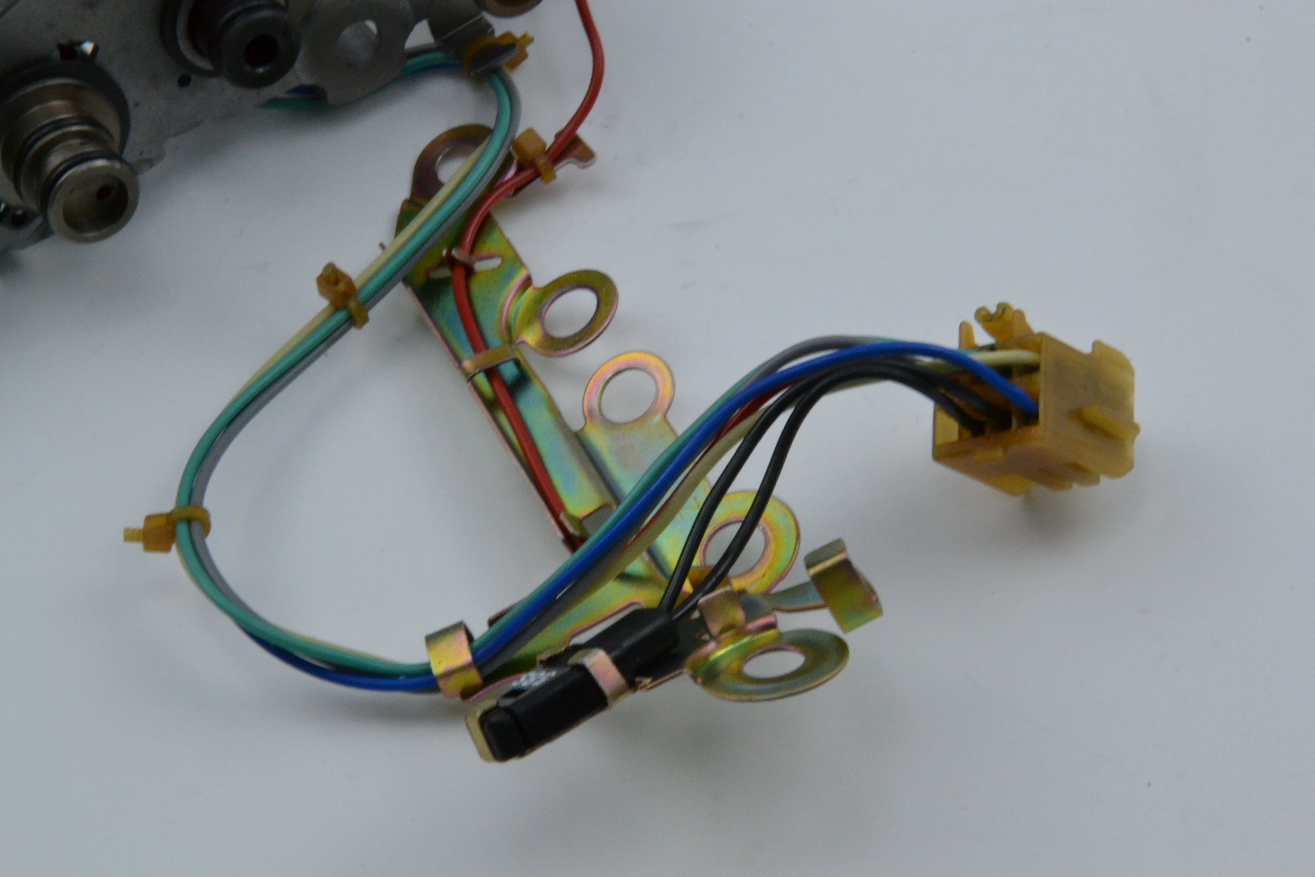 RE4F04B RE4F03B Automatic Transmission Solenoids 31940-85F01 31940-3AX0A 31940-85X01 With Wiring Harness for Nissan Infiniti