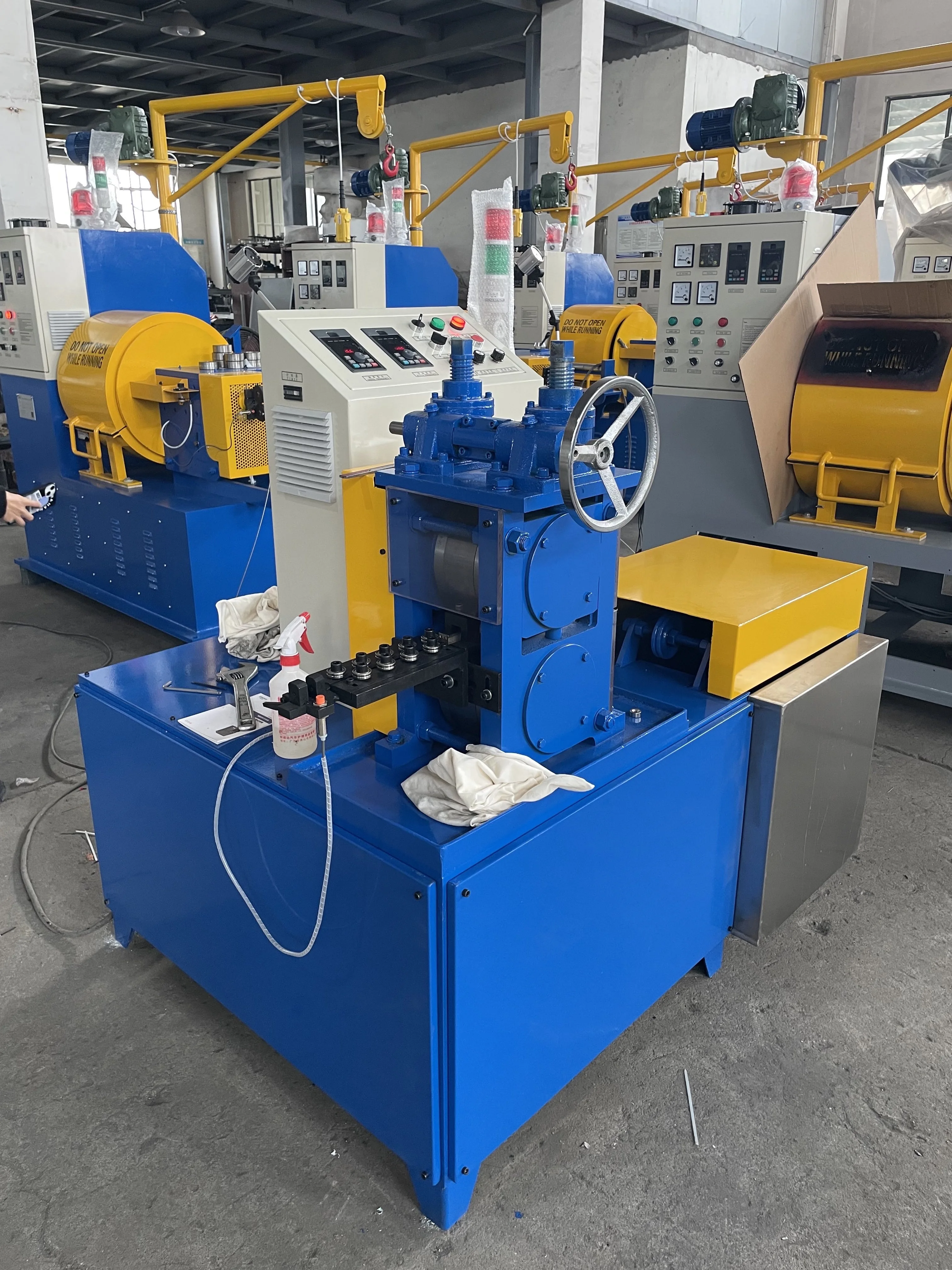 BOBO Machine wire flattening machine / wire band making machine shown in a detail photo for this news article