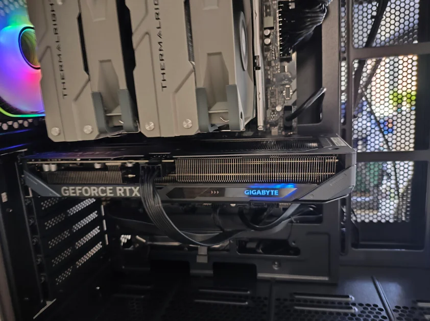 GIGABYTE GeForce RTX 5060 Ti WINDFORCE OC DDR7 8GB PCI-E 5.0 New Desktop Graphics Card aperçu 4