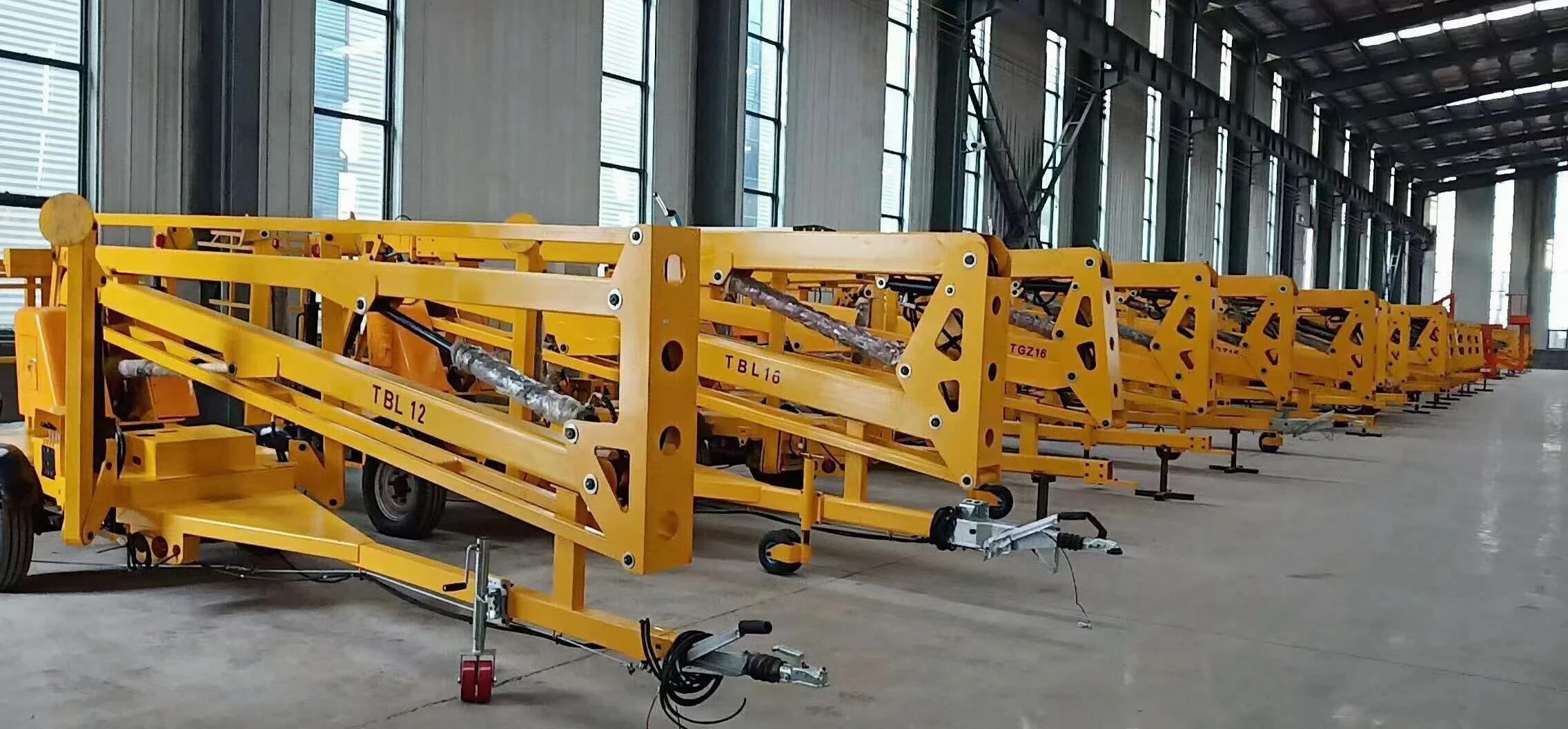 Hydraulic Towable Telescopic Boom Lift Tables Self-propelled ...